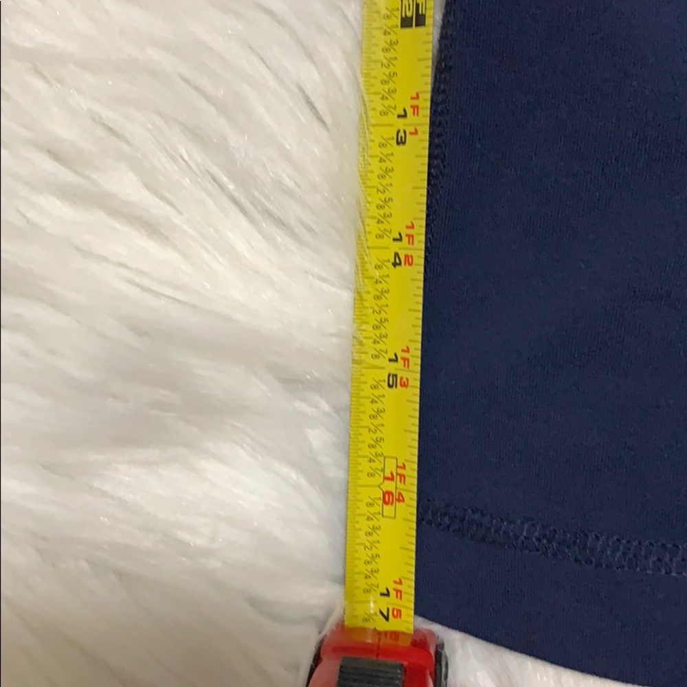 Lululemon Mid Rise Crop - Picture 4 of 5